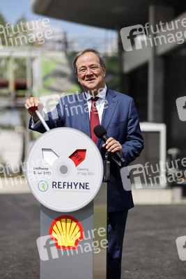Inbetriebnahme der Wasserstoffelektrolyse REFHYNE Anlage von Shell in Wesseling