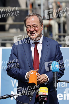 Inbetriebnahme der Wasserstoffelektrolyse REFHYNE Anlage von Shell in Wesseling