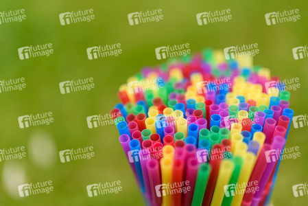 Symbolfoto Wegwerfprodukte aus Plastik