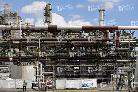 Symbolfoto Shell Raffinerie