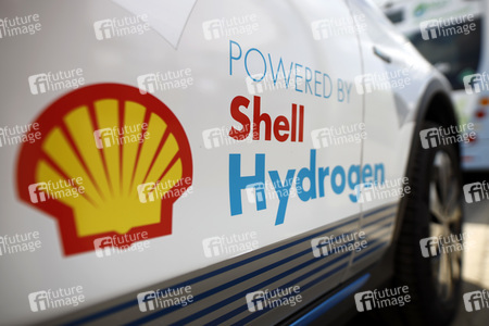 Symbolfoto Shell Raffinerie
