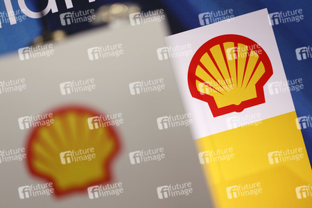 Symbolfoto Shell Raffinerie