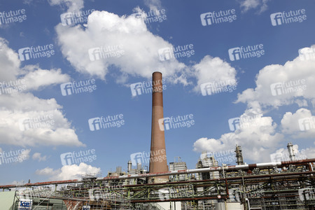 Symbolfoto Shell Raffinerie