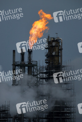 Symbolfoto Shell Raffinerie