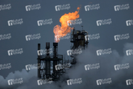 Symbolfoto Shell Raffinerie