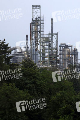 Symbolfoto Shell Raffinerie