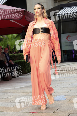 Anja Gockel Fashionshow S 22 auf der Frankfurt Fashion Week SS 2022
