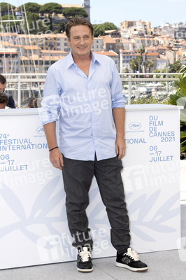 Photocall 'De son vivant', Cannes Film Festival 2021