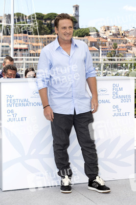 Photocall 'De son vivant', Cannes Film Festival 2021