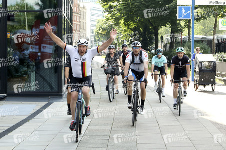 Zieleinlauf der HerzRadtour in Hamburg