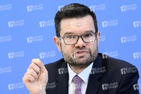 Pressekonferenz zur Verfassungsbeschwerde der FDP gegen Staatstrojaner in Berlin