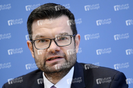 Pressekonferenz zur Verfassungsbeschwerde der FDP gegen Staatstrojaner in Berlin