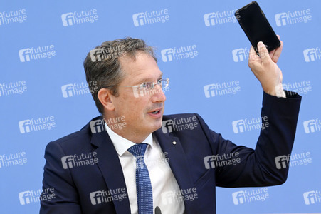 Pressekonferenz zur Verfassungsbeschwerde der FDP gegen Staatstrojaner in Berlin