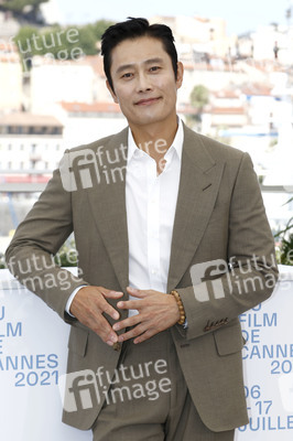 Photocall 'Emergency Declaration', Cannes Film Festival 2021