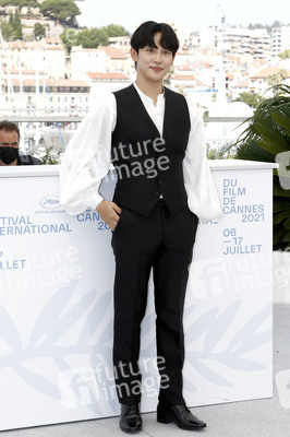Photocall 'Emergency Declaration', Cannes Film Festival 2021