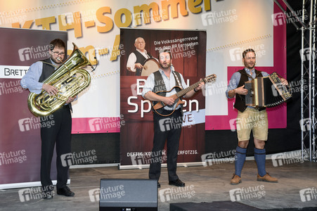 Volkssänger-Revue 'Brettl-Spitzen' in Haar