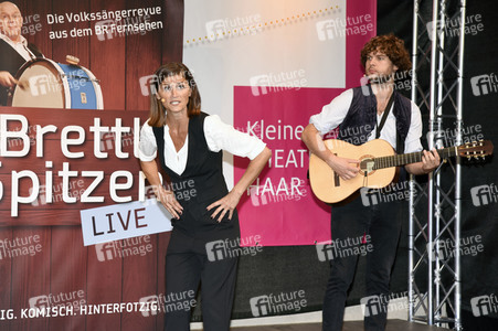 Volkssänger-Revue 'Brettl-Spitzen' in Haar