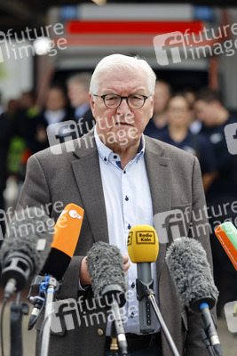 Frank-Walter Steinmeier und Armin Laschet besuchen Hochwassergebiet in Erftstadt
