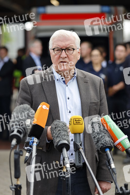 Frank-Walter Steinmeier und Armin Laschet besuchen Hochwassergebiet in Erftstadt