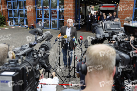 Frank-Walter Steinmeier und Armin Laschet besuchen Hochwassergebiet in Erftstadt