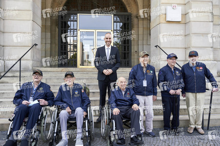Belit Onay empfängt US-Veteranen in Hannover