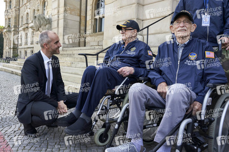 Belit Onay empfängt US-Veteranen in Hannover