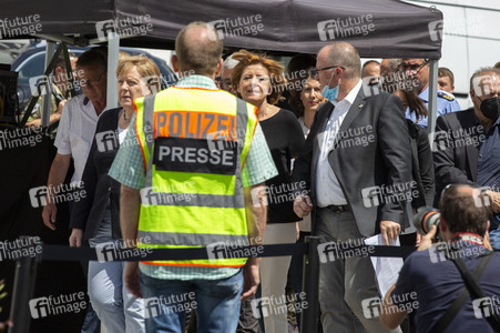Pressestatement der Bundeskanzelrin nach ihrem Besuch im Hochwassergebiet in Adenau