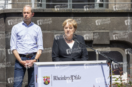 Pressestatement der Bundeskanzelrin nach ihrem Besuch im Hochwassergebiet in Adenau