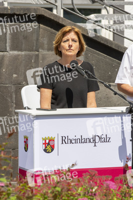 Pressestatement der Bundeskanzelrin nach ihrem Besuch im Hochwassergebiet in Adenau