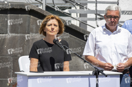 Pressestatement der Bundeskanzelrin nach ihrem Besuch im Hochwassergebiet in Adenau