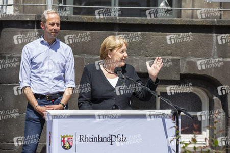 Pressestatement der Bundeskanzelrin nach ihrem Besuch im Hochwassergebiet in Adenau