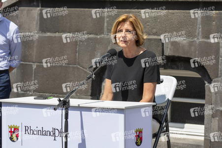 Pressestatement der Bundeskanzelrin nach ihrem Besuch im Hochwassergebiet in Adenau