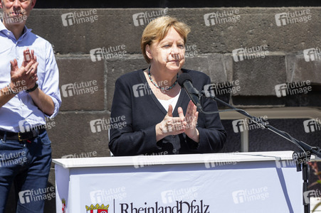 Pressestatement der Bundeskanzelrin nach ihrem Besuch im Hochwassergebiet in Adenau