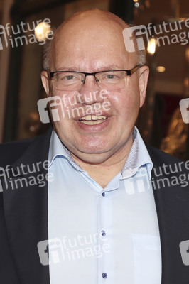 Peter Altmaier besucht Buchhandlung in Hamburg