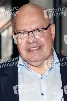 Peter Altmaier besucht Buchhandlung in Hamburg