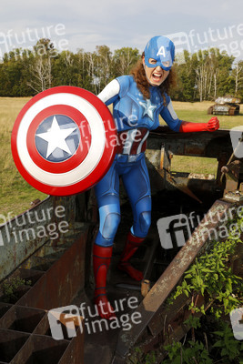 GEEK ART Collection No. 4 - Bodypainting and Transformaking