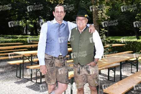 Präsentation der Angermaier Trachtentrends 2021 in München