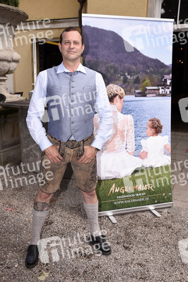 Präsentation der Angermaier Trachtentrends 2021 in München