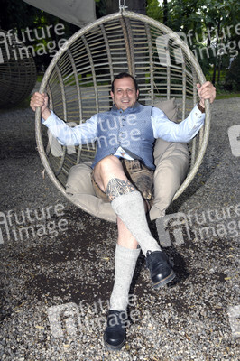 Präsentation der Angermaier Trachtentrends 2021 in München