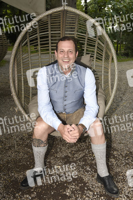 Präsentation der Angermaier Trachtentrends 2021 in München