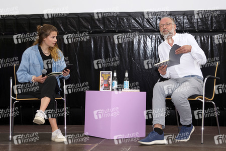 Buchpräsentation von Luisa Neubauer und Bernd Ulrich in Berlin