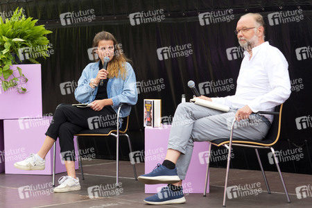 Buchpräsentation von Luisa Neubauer und Bernd Ulrich in Berlin