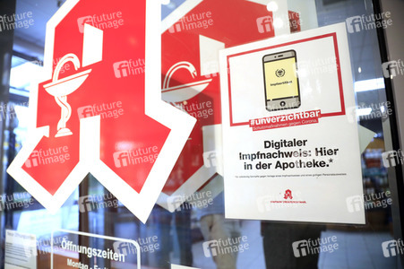 Symbolfoto Digitaler Impfnachweis in Apotheken