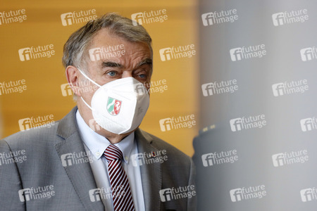 Herbert Reul informiert sich über VU-Teams in Köln