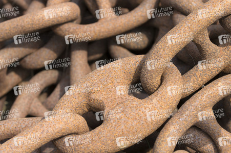 Symbolfoto rostige Ankerketten