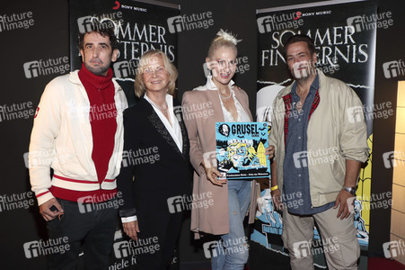 Photocall zur Europa Hörspielserie 'Sommerfinsternis' in Hamburg