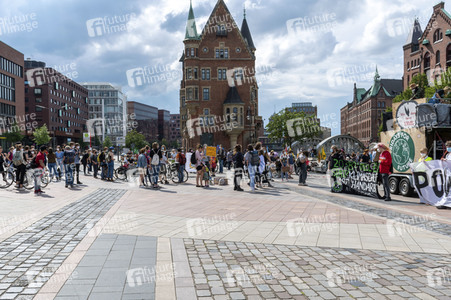 Bündnisdemo zu Klimarassismus und Klimaflucht von Friday for Future in Hamburg