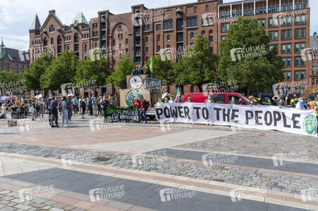 Bündnisdemo zu Klimarassismus und Klimaflucht von Friday for Future in Hamburg