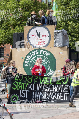 Bündnisdemo zu Klimarassismus und Klimaflucht von Friday for Future in Hamburg