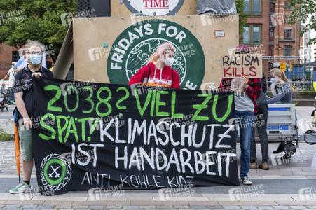 Bündnisdemo zu Klimarassismus und Klimaflucht von Friday for Future in Hamburg